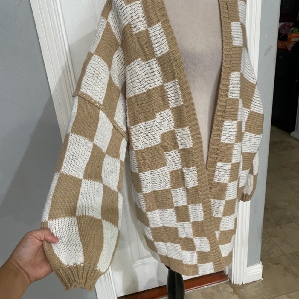 New Women XXL Brown Checkered Print Cardigan, Open Front - Picture 8 of 10